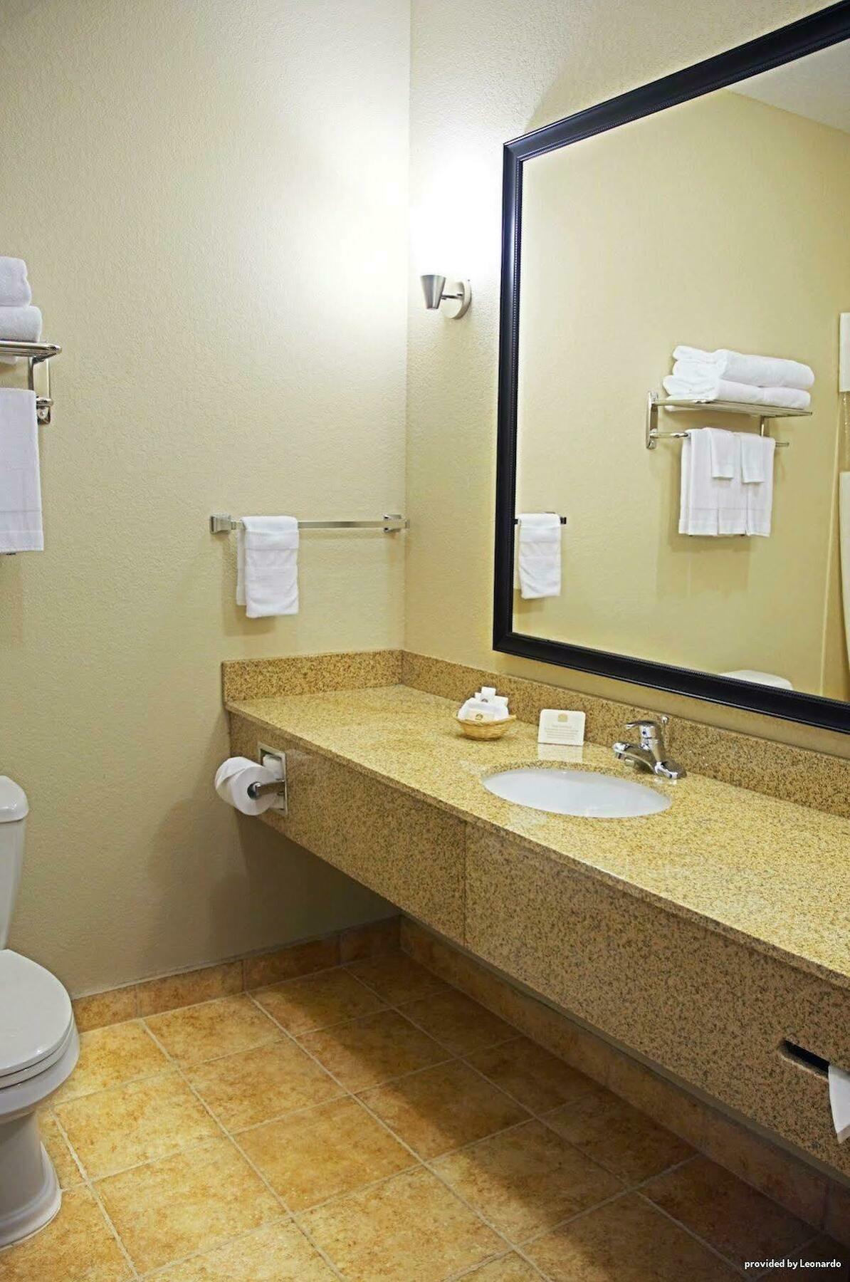 Best Western Plus Eastgate Inn & Suites Wichita Cameră foto
